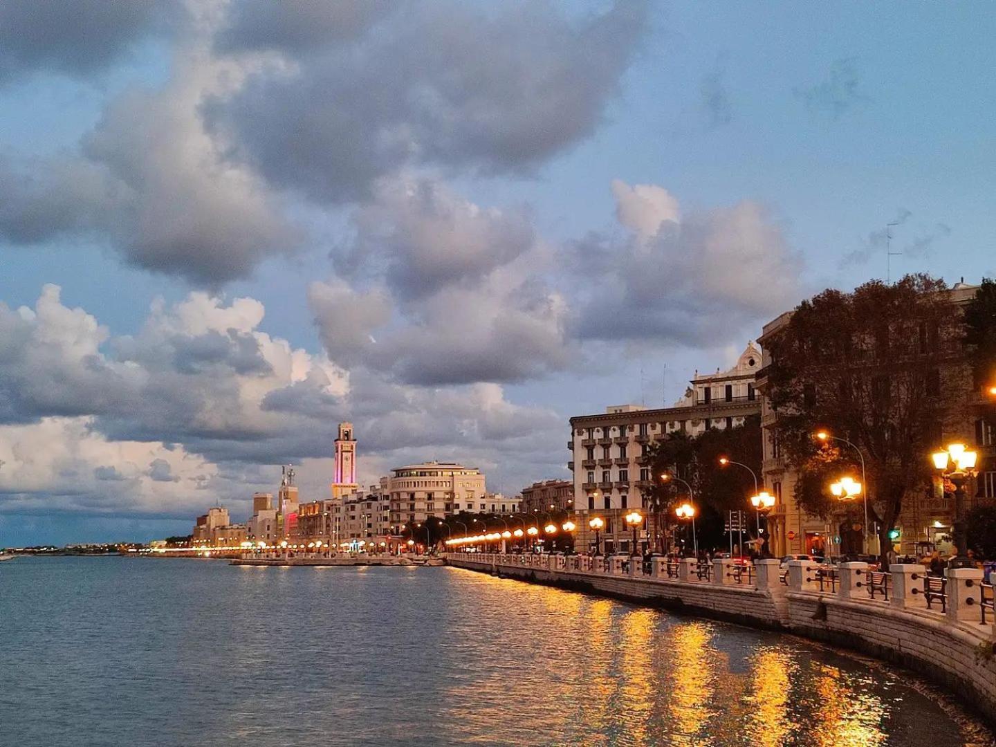 Liberty House Apartment Bari Bagian luar foto