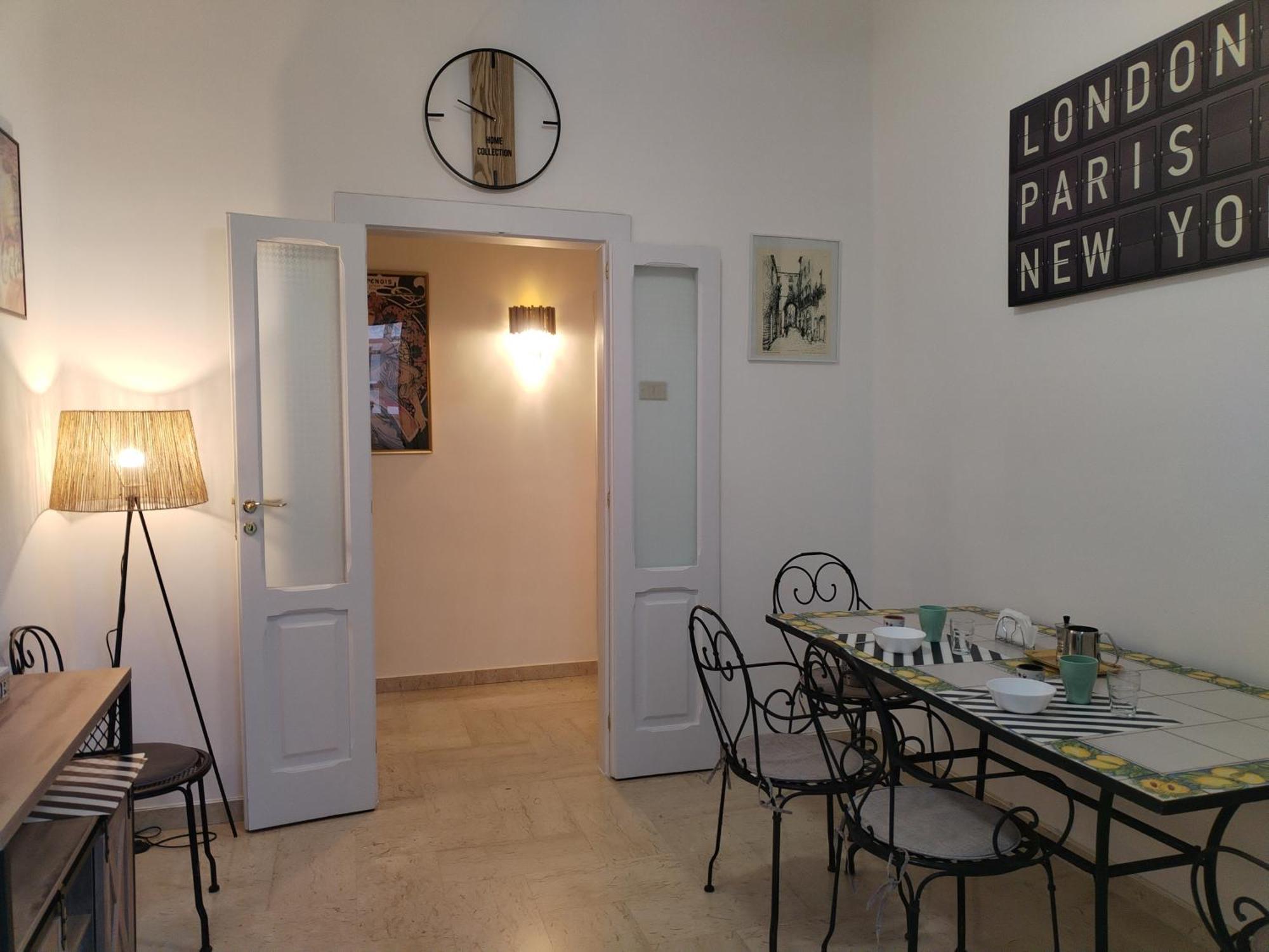 Liberty House Apartment Bari Bagian luar foto
